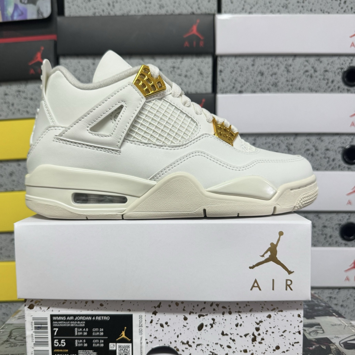 Air Jordan 4 Retro - Metallic Gold