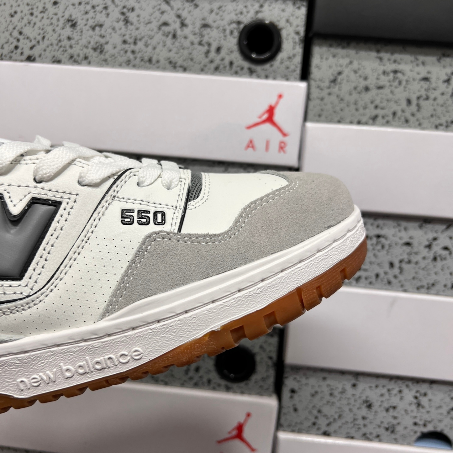 New Balance 550 - White/Grey