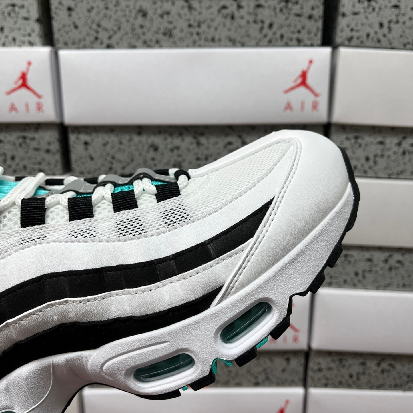 Air Max 95 - Black Border Hyper Jade