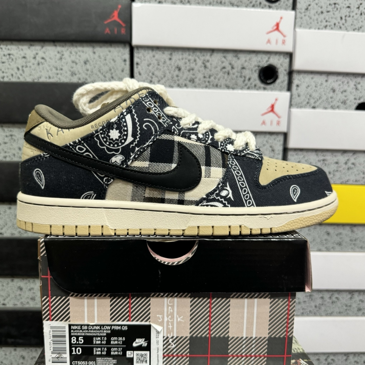 Travis Scott X Nike SB Dunk Low - Cactus Jack