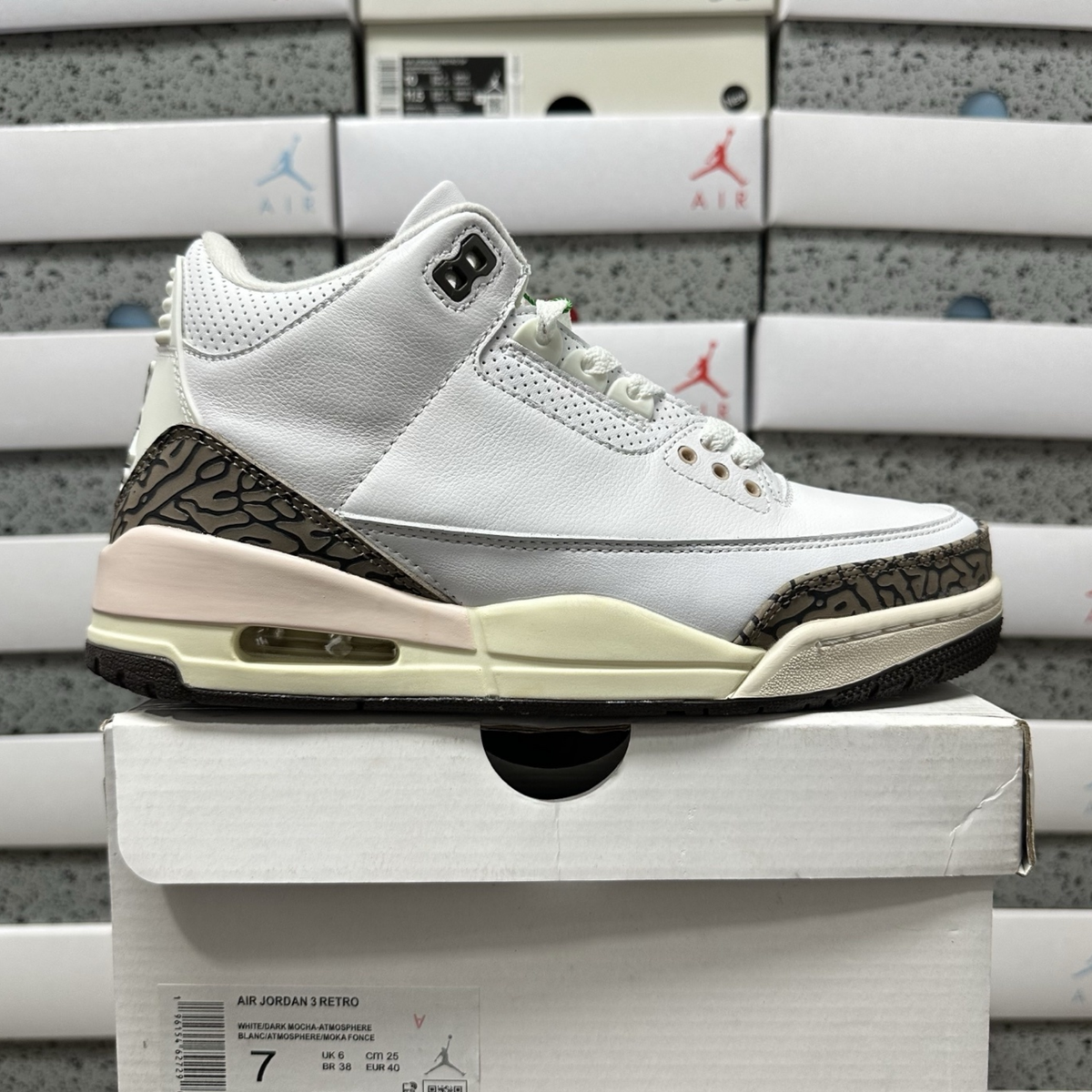 Nike Air Jordan 3 Retro - Neapolitan Dark Mocha