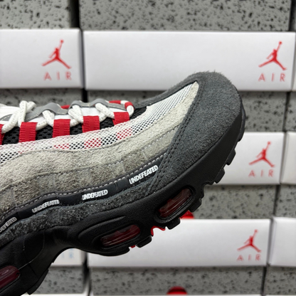 Air Max 95 x Undefeated - Geo Tokyo Bright Crimson