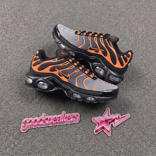 Nike Air Max Plus - Black Team Orange