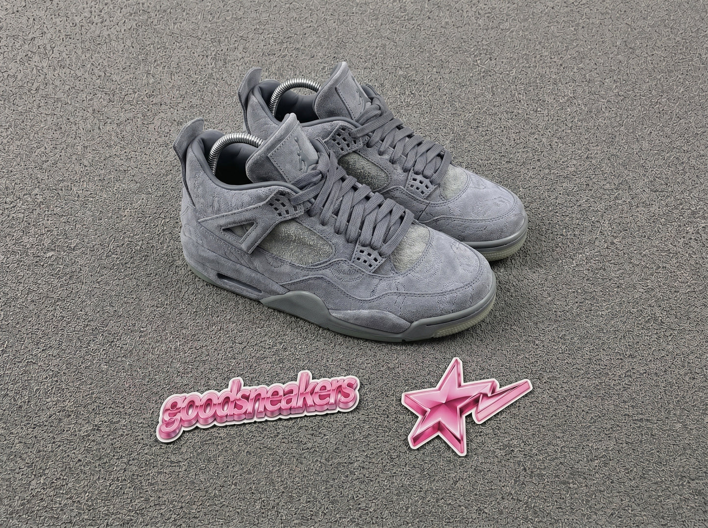 Air Jordan 4 - KAWS Cool Grey