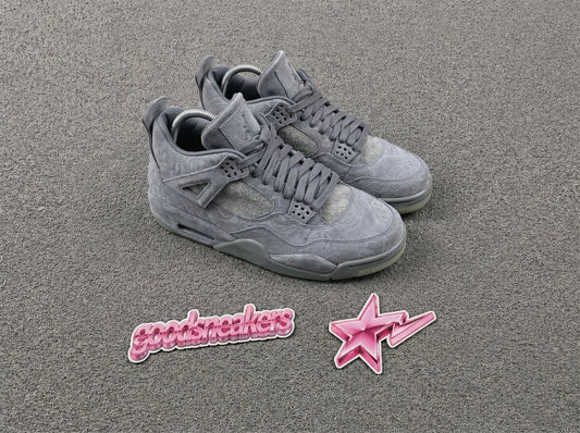 Air Jordan 4 - KAWS Cool Grey