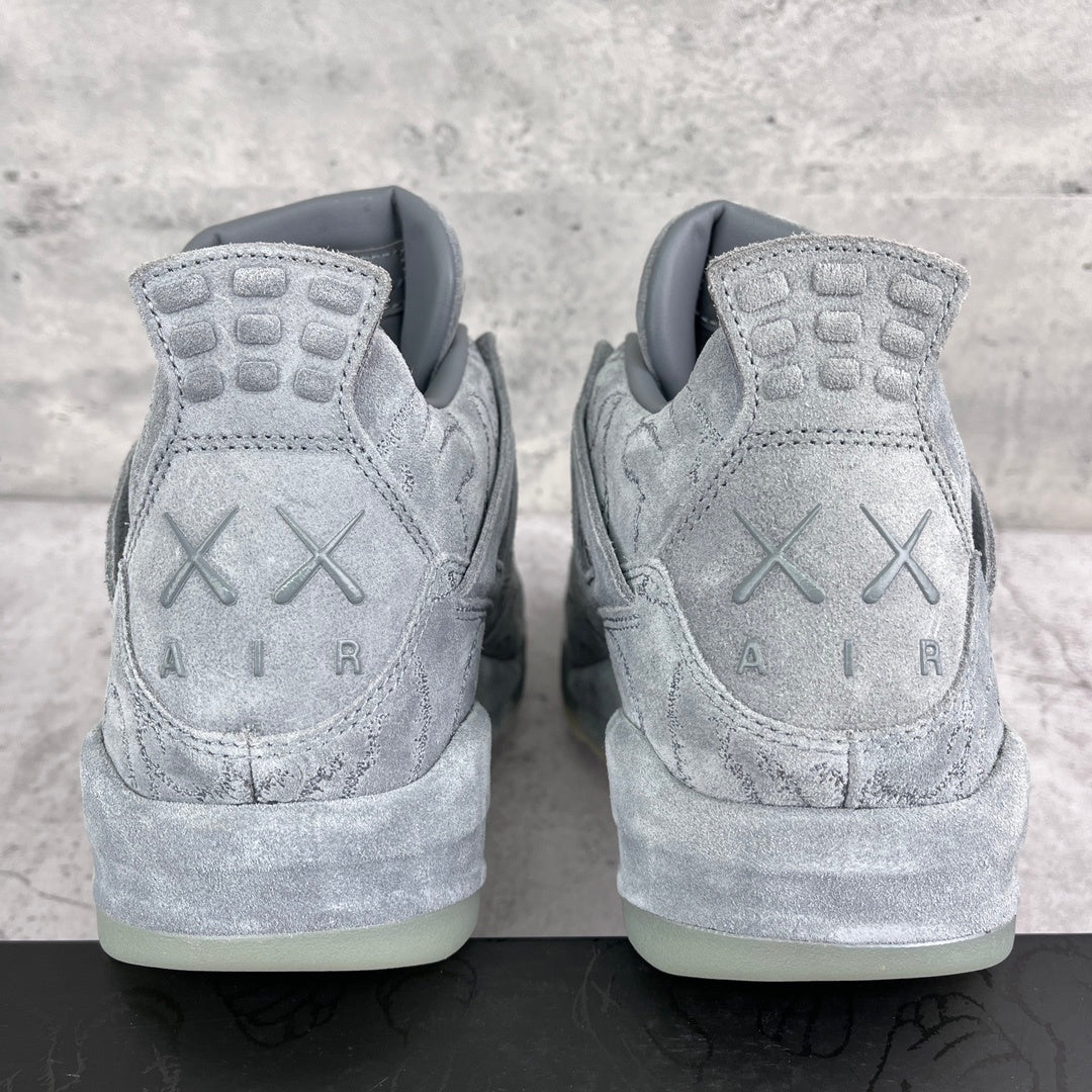 Air Jordan 4 - KAWS Cool Grey