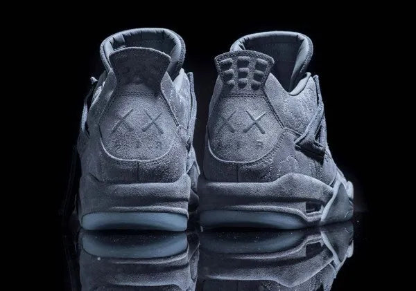 Air Jordan 4 - KAWS Cool Grey