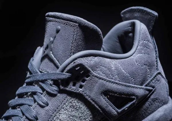 Air Jordan 4 - KAWS Cool Grey